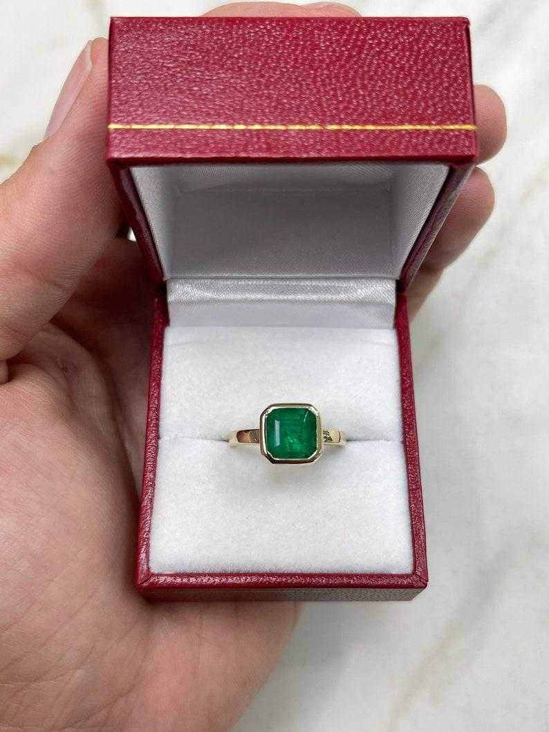 Moderne 2.20cts Asscher Cut Bezel Set Emerald Solitaire Ring 14K, Emerald Ring 14K en vente