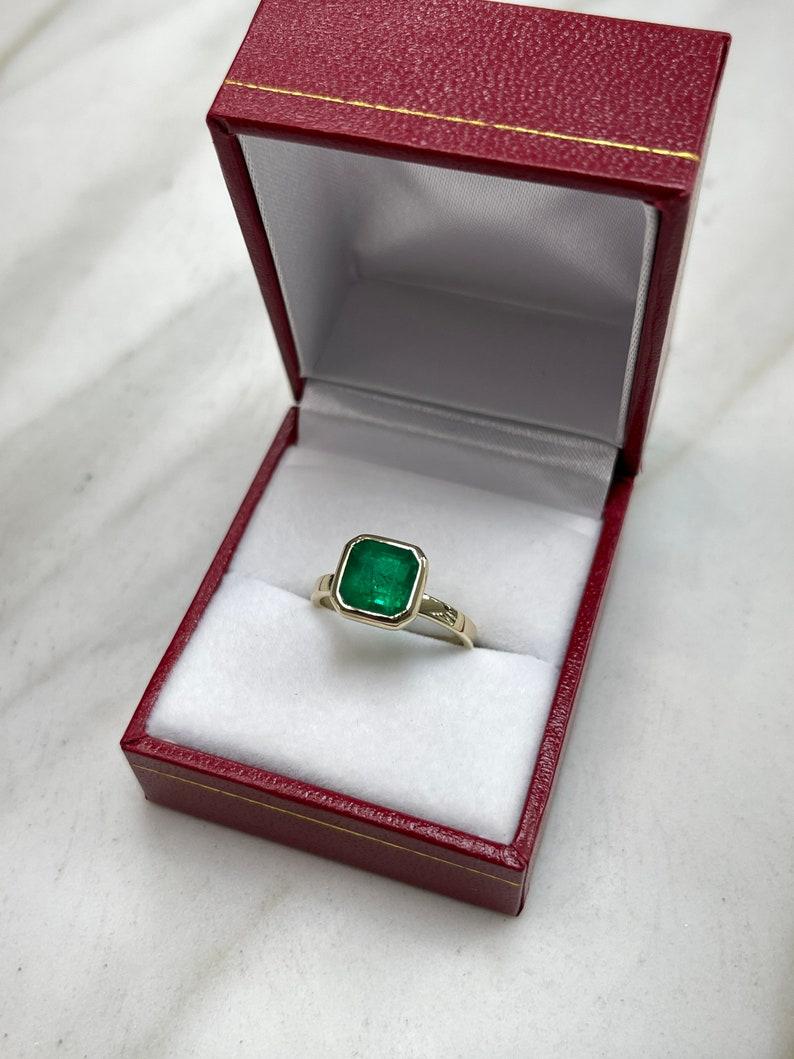 Taille Asscher 2.20cts Asscher Cut Bezel Set Emerald Solitaire Ring 14K, Emerald Ring 14K en vente