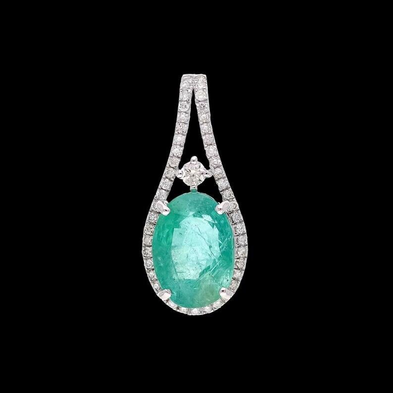 Contemporary 2.20Cts. Natural Emerald Diamond Pendant 18k White Gold Natural Diamond