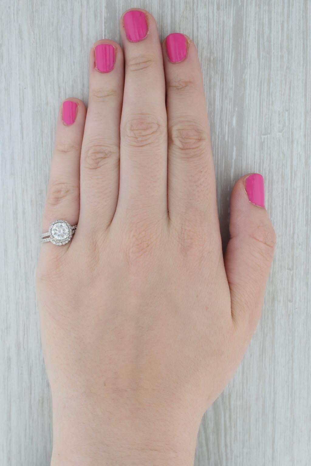 Anello di fidanzamento con diamante rotondo a forma di aureola da 2,20 ct. in vendita 3