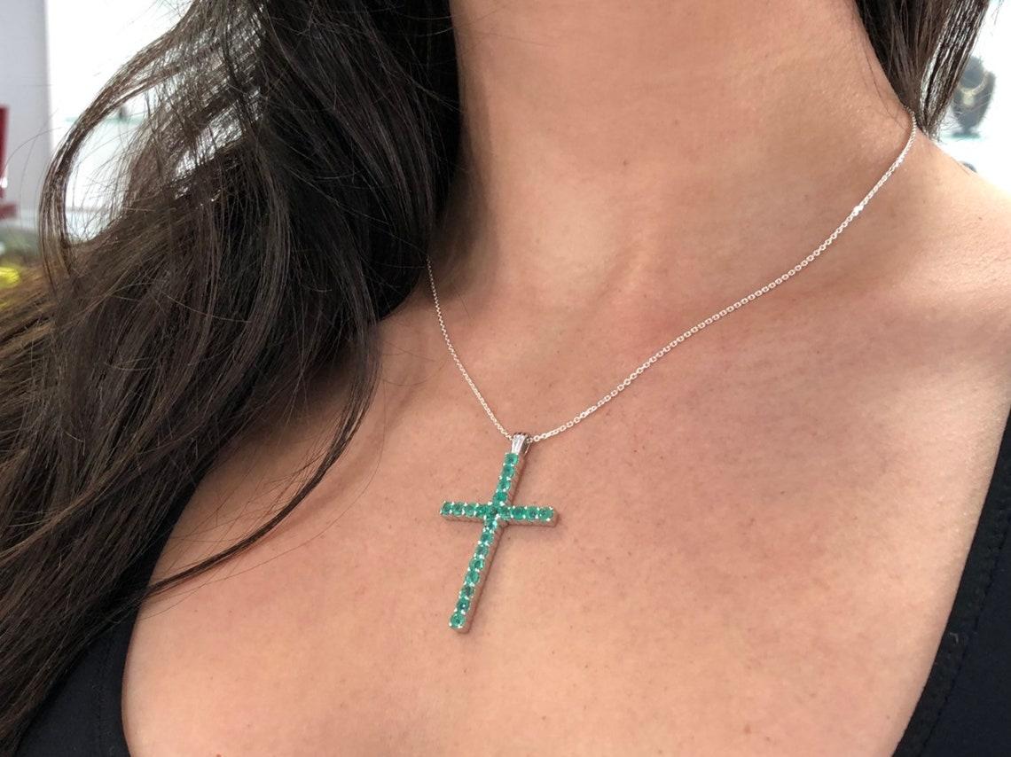 Modern 2.20tcw Men's Gold Emerald Religious Cross Pendant 14K Natural Emerald Cross For Sale