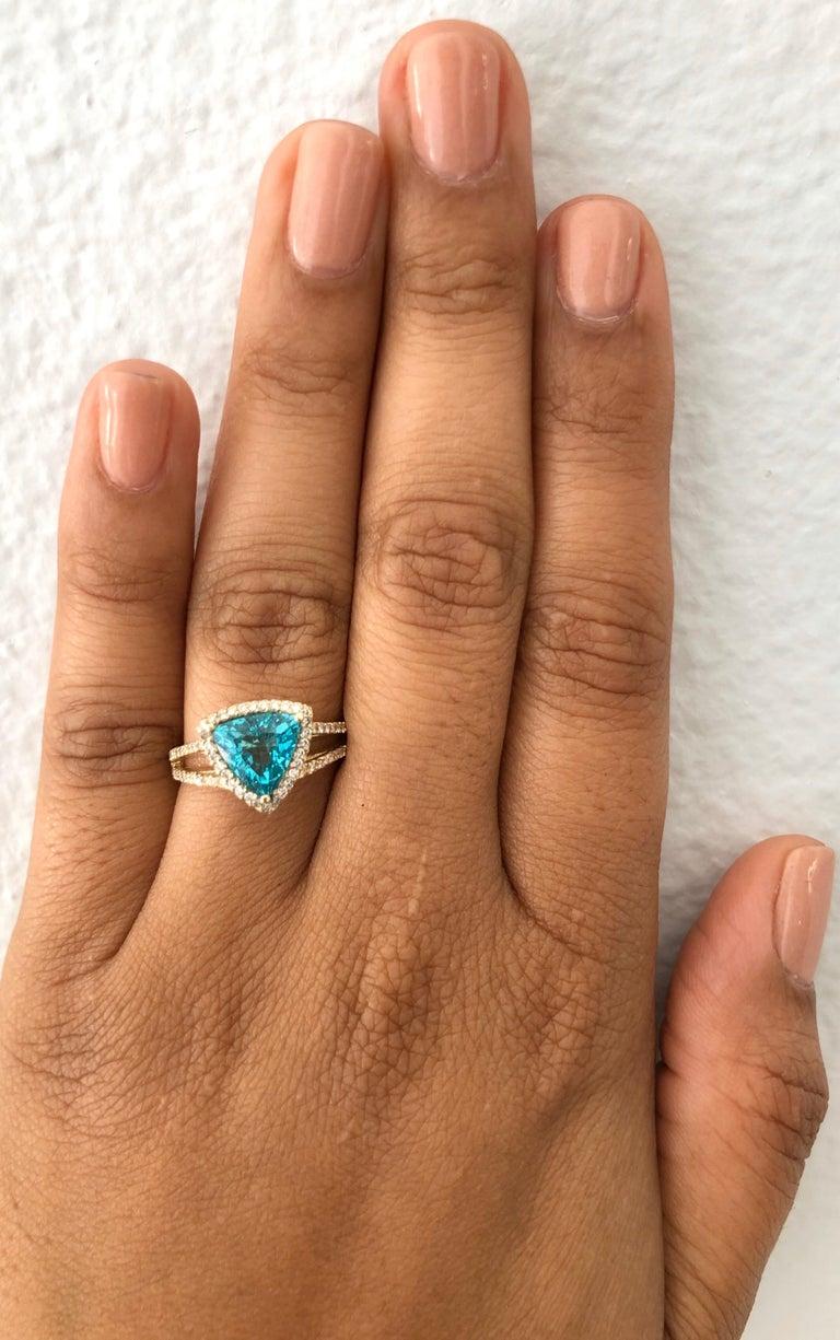 2.21 Carat Apatite Diamond 14 Karat Yellow Gold Cocktail Ring In New Condition For Sale In Los Angeles, CA