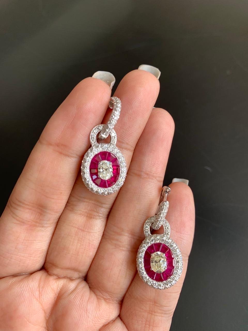 Donna Orecchini con rubino di Birmania senza calore e diamanti da 2,21 carati in oro bianco da 18 carati in vendita