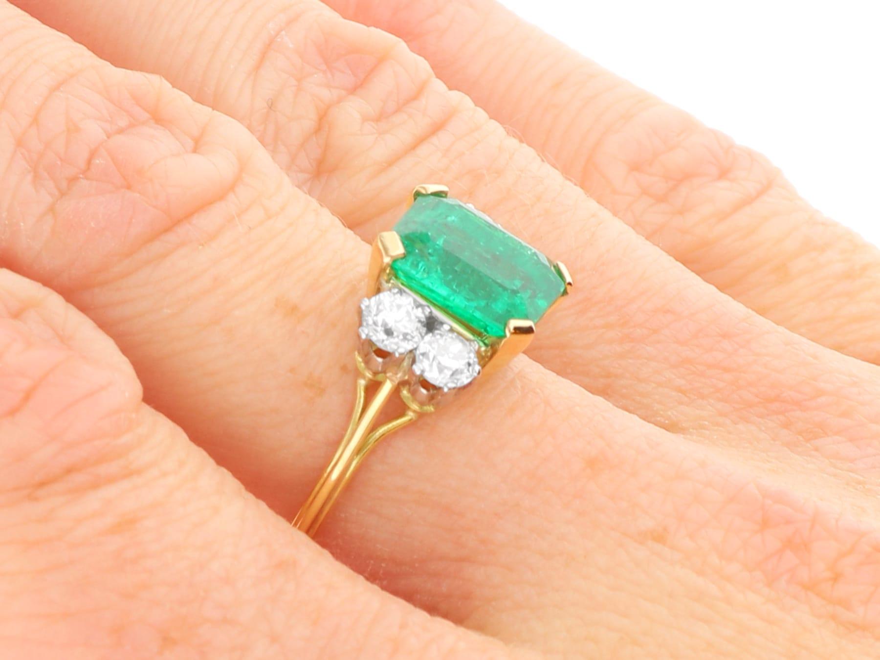 Bague en or jaune 18 carats, émeraude de 2,21 carats et diamants de 0,60 carat, c. 1935 en vente 3