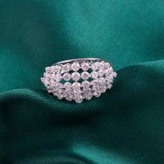 Bague cocktail à grappes de diamants ronds naturels de 2,21 carats, en or blanc 18 carats