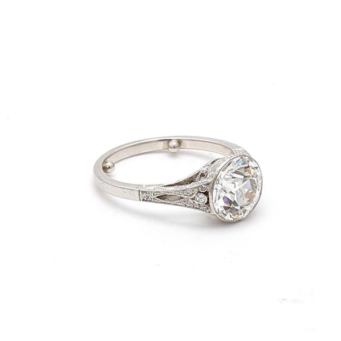 Taille vieille Europe Bague de fiançailles en platine avec diamant taille européenne ancienne de 2,21 carats I VS1 en vente