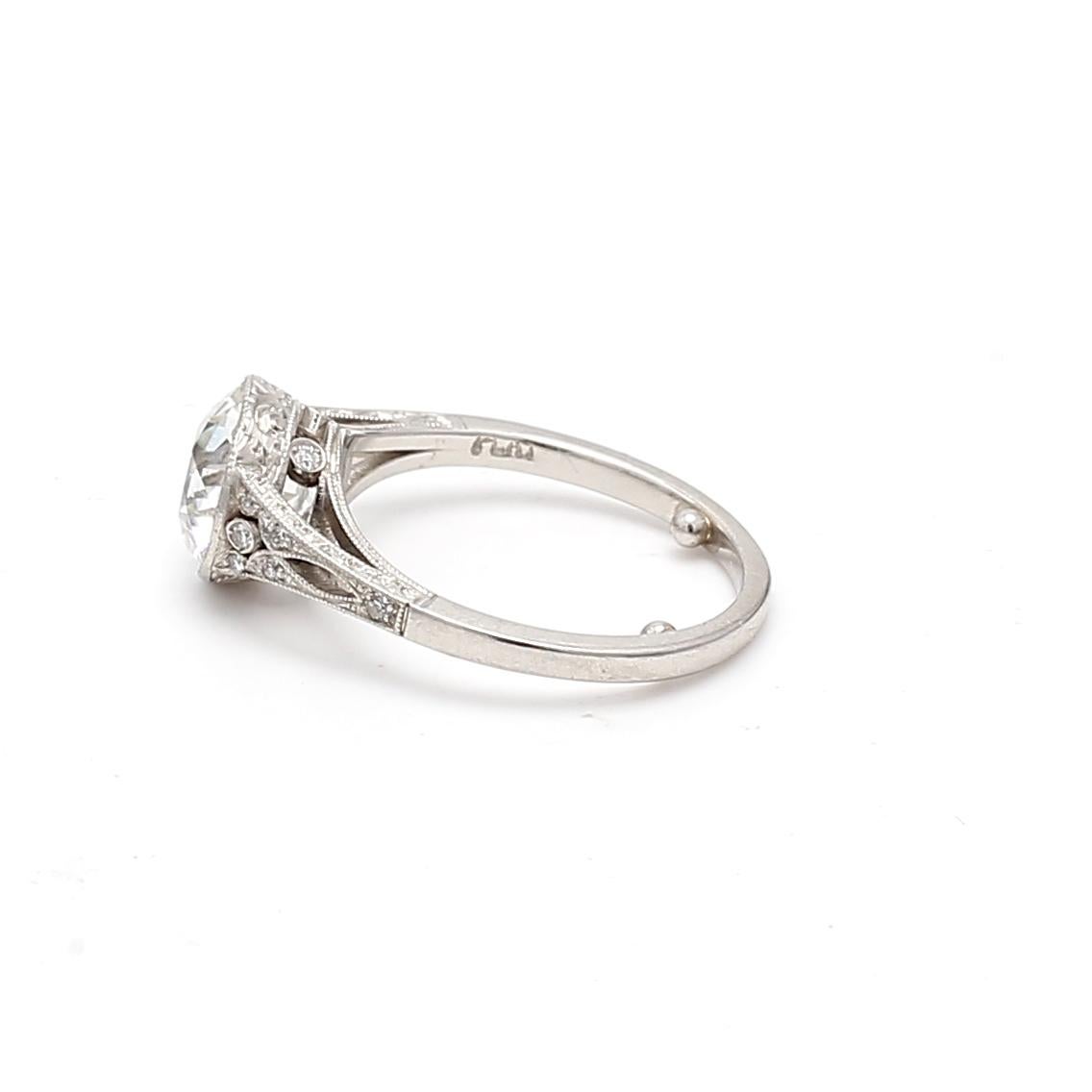 Bague de fiançailles en platine avec diamant taille européenne ancienne de 2,21 carats I VS1 en vente 2