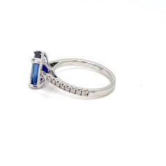 2.75 Carats Emerald Cut Solitaire Sapphire Ring with Diamonds
