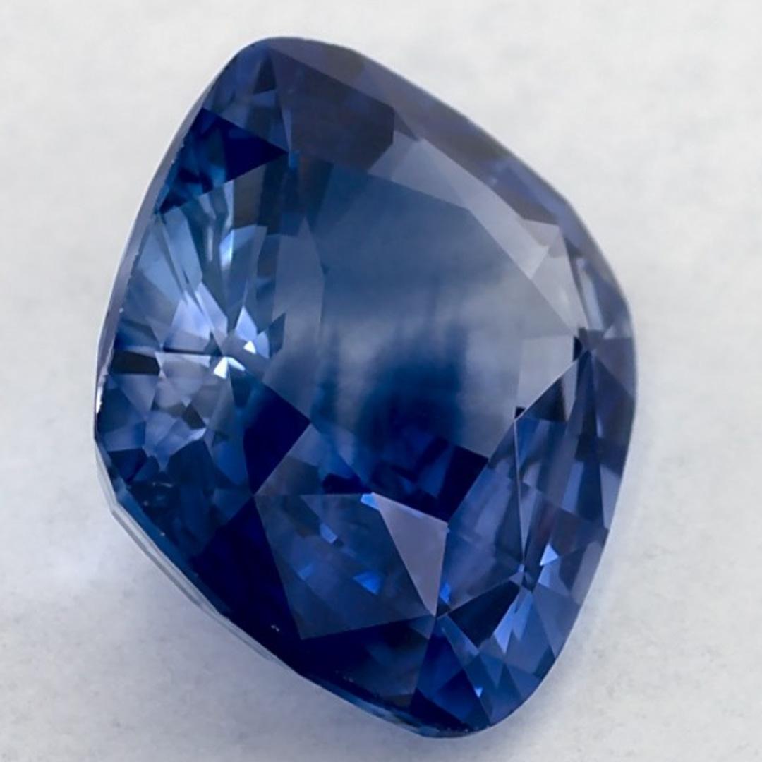 2.21 Karat Blauer Saphir Cushion Loser Edelstein im Angebot 2