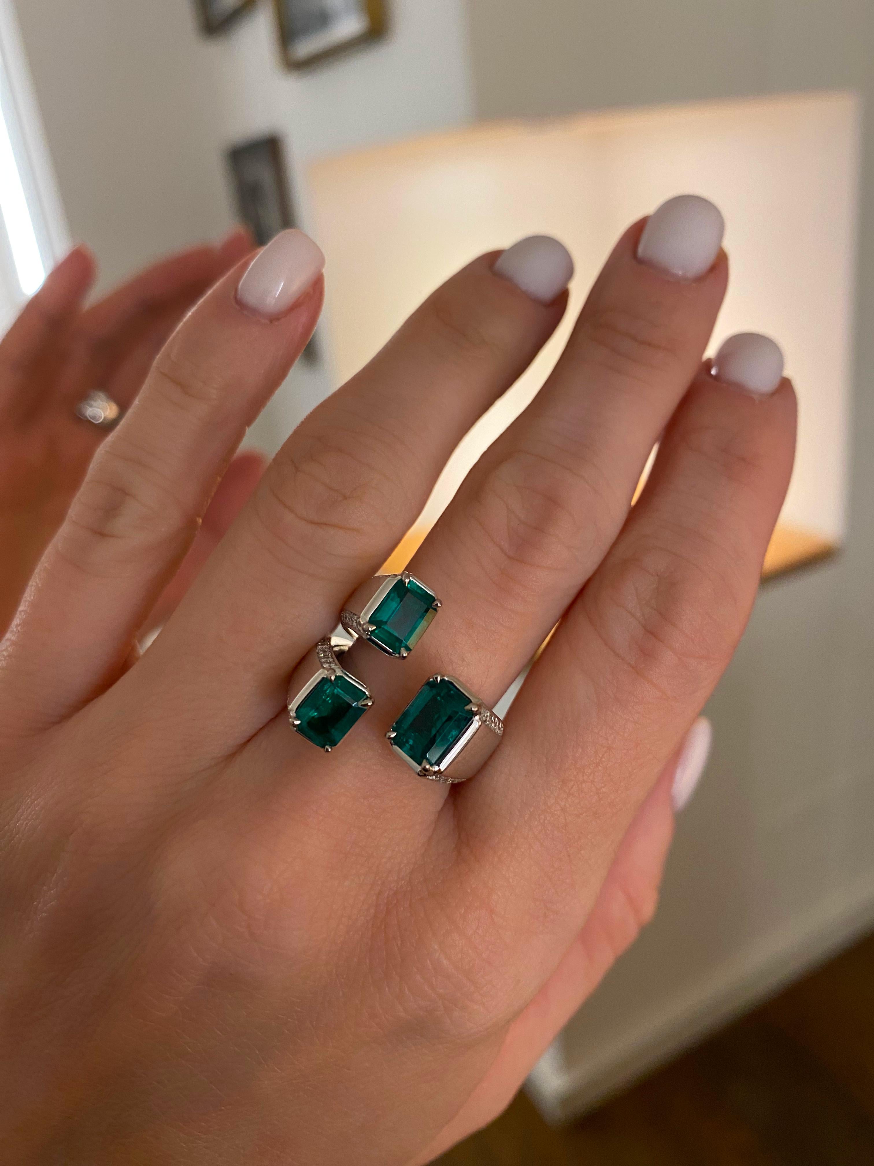 SCAVIA Green Emerald Rectangular Step Cut And Diamonds Pavè 18K White Gold Ring For Sale 7