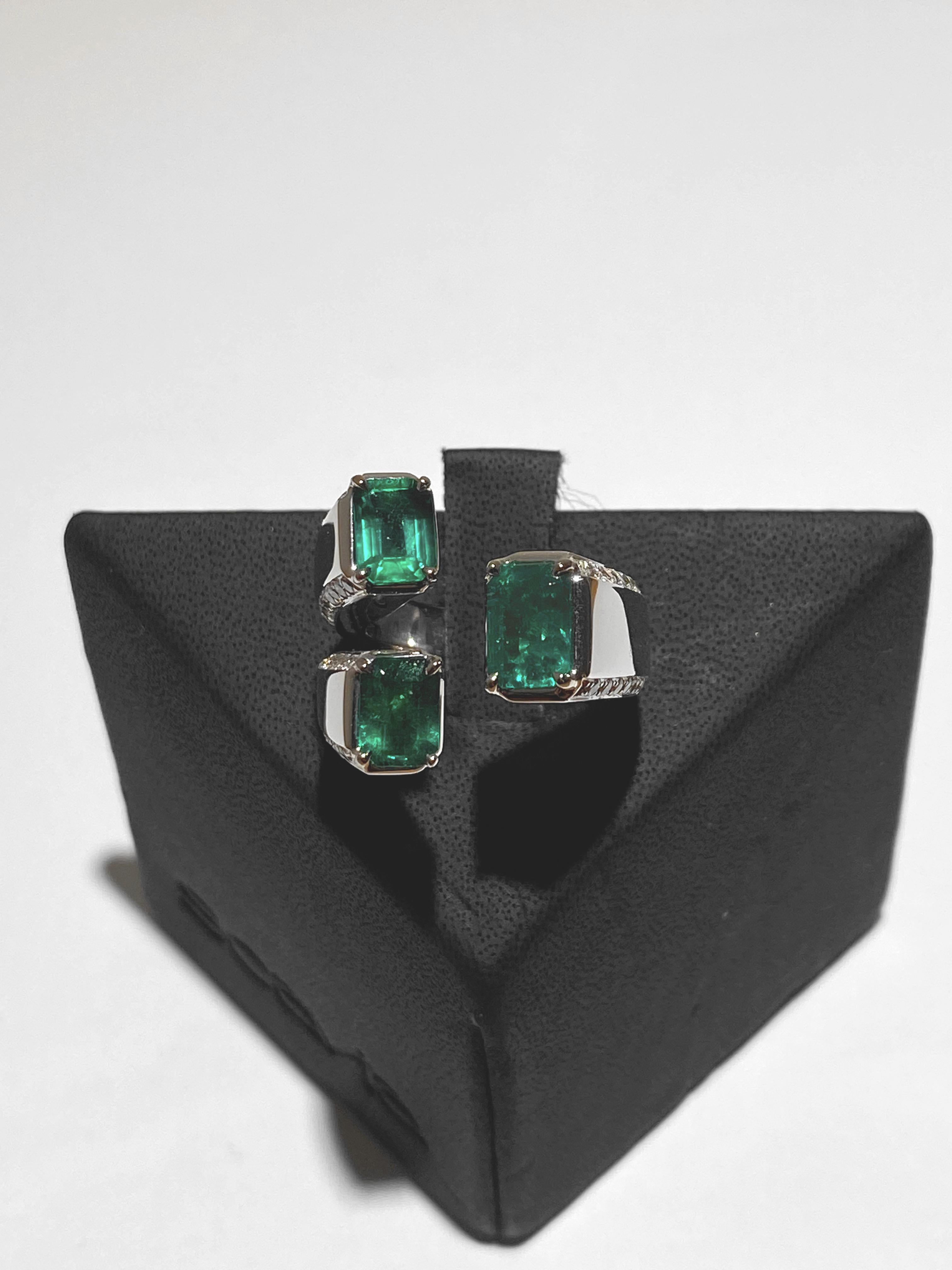 Women's or Men's SCAVIA Green Emerald Rectangular Step Cut And Diamonds Pavè 18K White Gold Ring For Sale