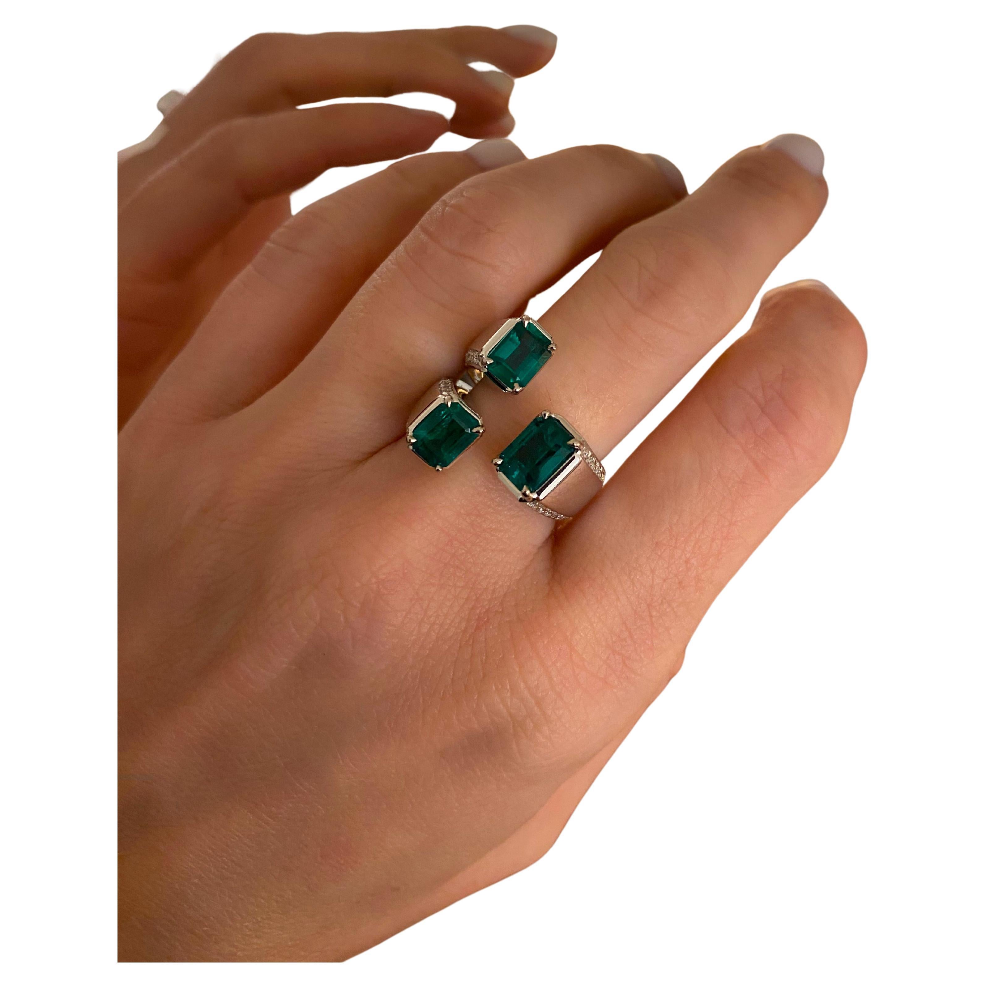 SCAVIA Green Emerald Rectangular Step Cut And Diamonds Pavè 18K White Gold Ring