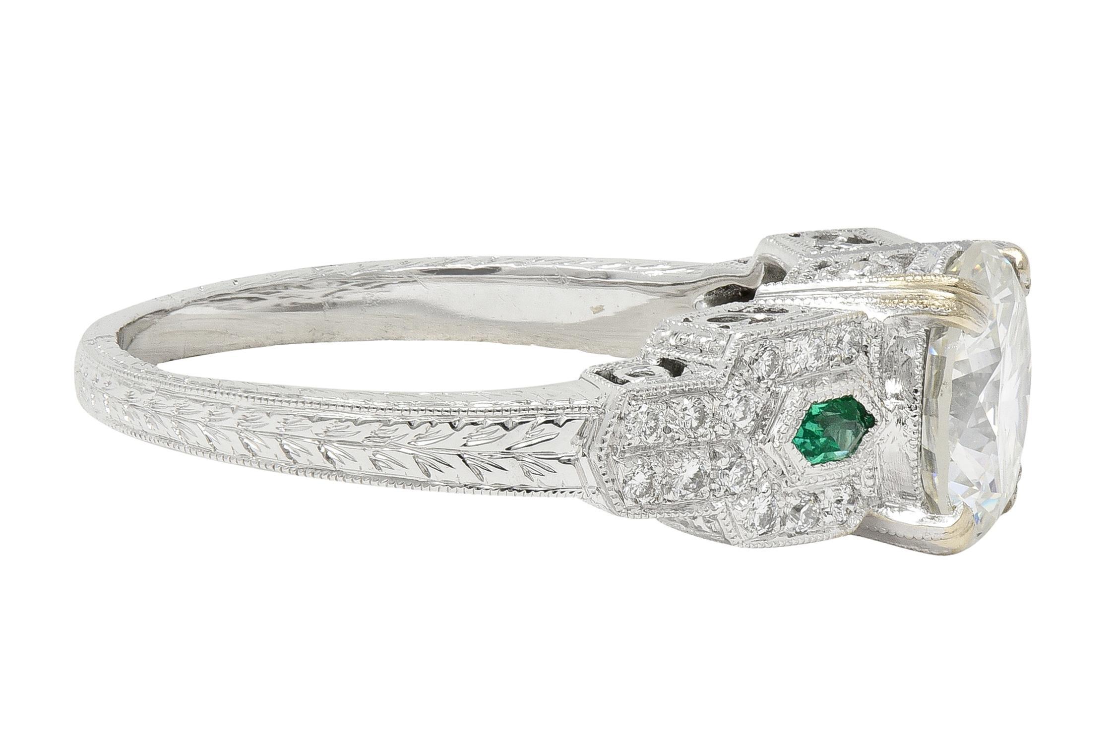 2,21 CTW Alter europäischer Diamant Smaragd 18 Karat Weißgold Verlobungsring GIA im Zustand „Hervorragend“ im Angebot in Philadelphia, PA