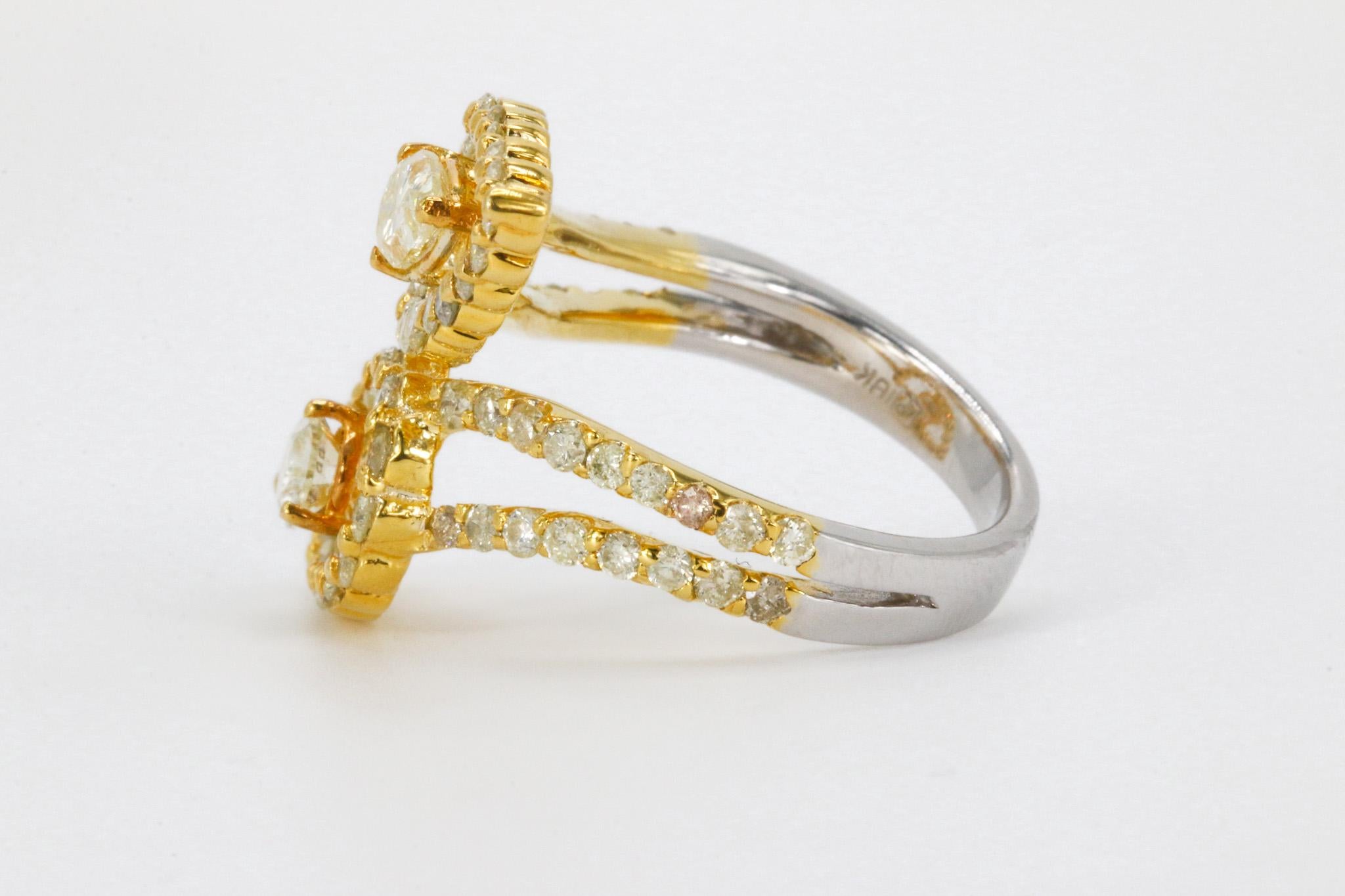Taglio a goccia Anello Cocktail con diamante giallo da 2,21 CTW in oro bicolore 18k in vendita