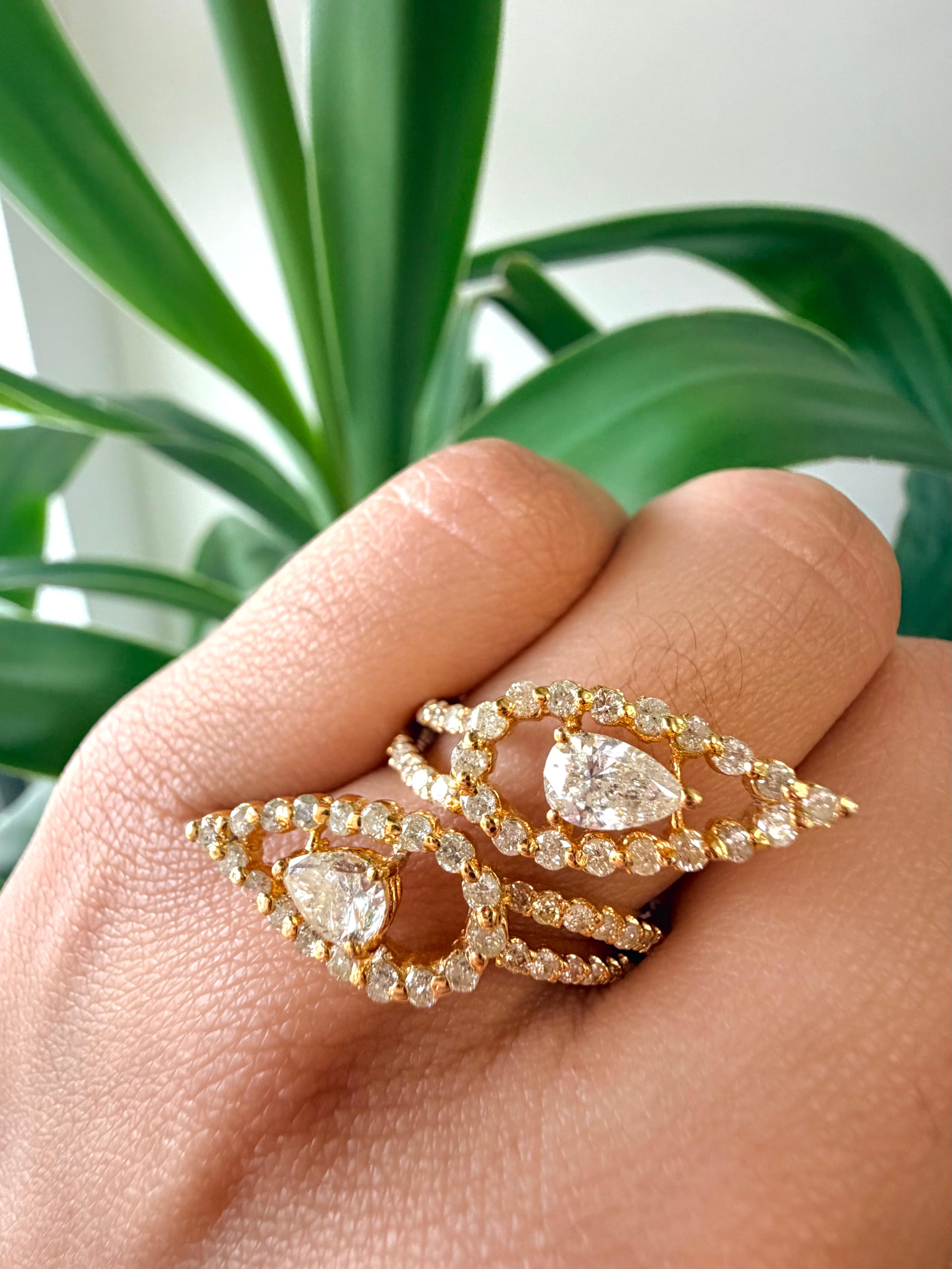 Donna Anello Cocktail con diamante giallo da 2,21 CTW in oro bicolore 18k in vendita