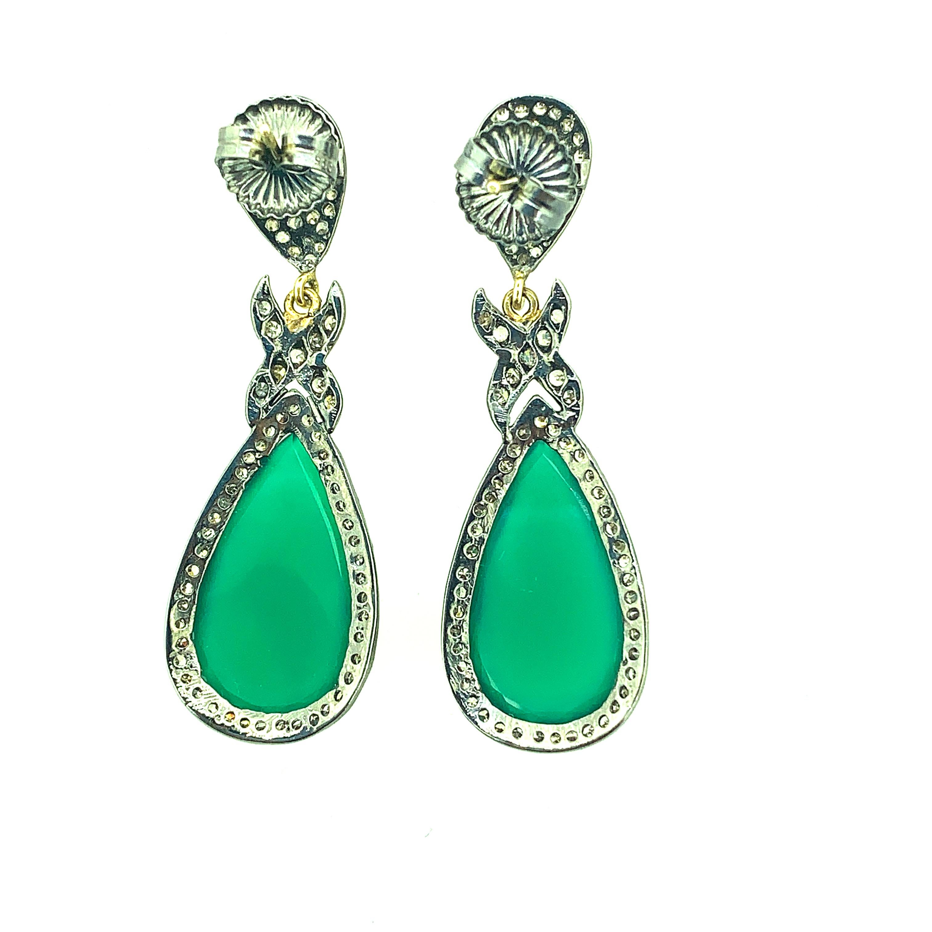 22.10 Ct Green Onyx 4.65 Ct Diamonds Sterling Silver 14k Gold Dangling Earring In New Condition For Sale In New York, NY