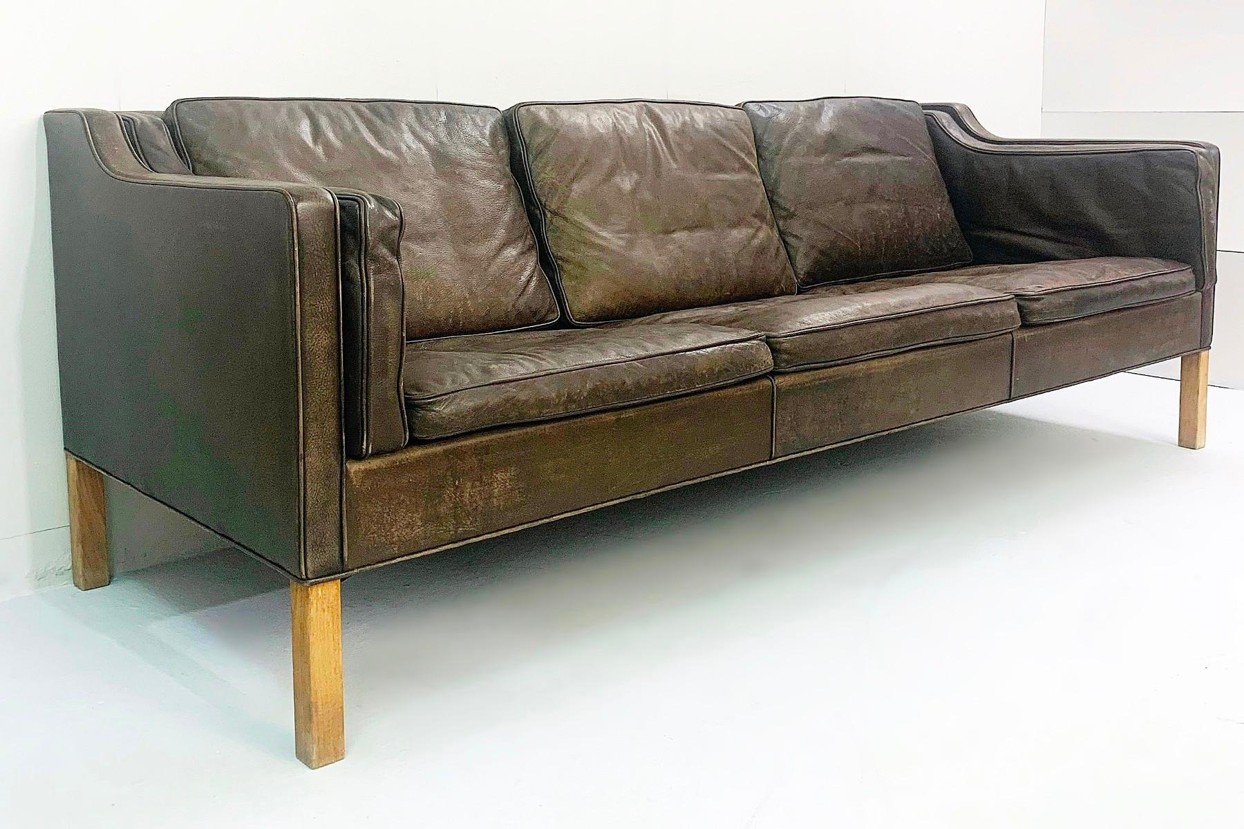 Mid-Century Modern '2213' Leather and Oak 3-Seat Sofa by Børge Mogensen for Fredericia, Danish, 1
