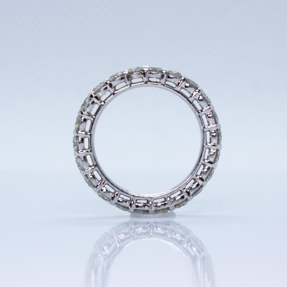 Round Cut 2.21ctw Round Brilliant Cut Diamond Eternity Band For Sale