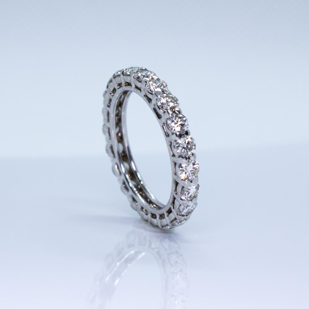 2.21ctw Round Brilliant Cut Diamond Eternity Band In Excellent Condition For Sale In Scottsdale, AZ