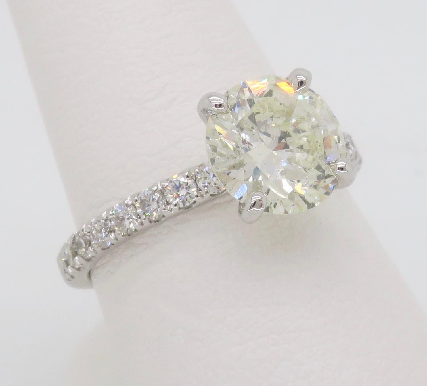 Round Cut 2.21ctw Round Diamond Engagement Ring in 14k White Gold 