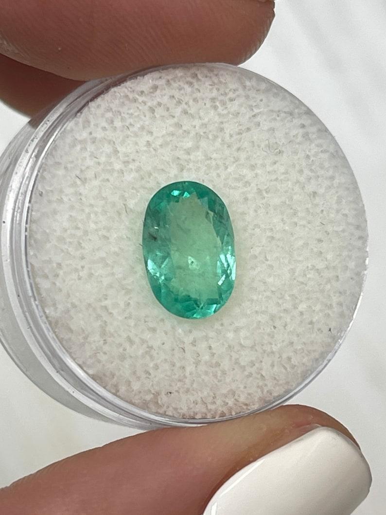2,22 Karat 10,5x7 Hellbläulich grüner kolumbianischer Smaragd - Ovalschliff Mai Edelstein im Zustand „Neu“ im Angebot in Jupiter, FL