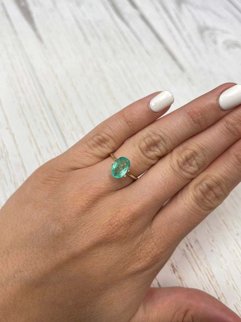 2,22 Karat 10,5x7 Hellbläulich grüner kolumbianischer Smaragd - Ovalschliff Mai Edelstein im Angebot 2