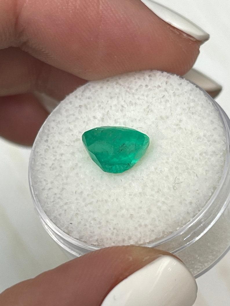2.22 Carat 9x8 Glowy Green Colombian Emerald - Oval Cut May Birthstone Gem For Sale 2