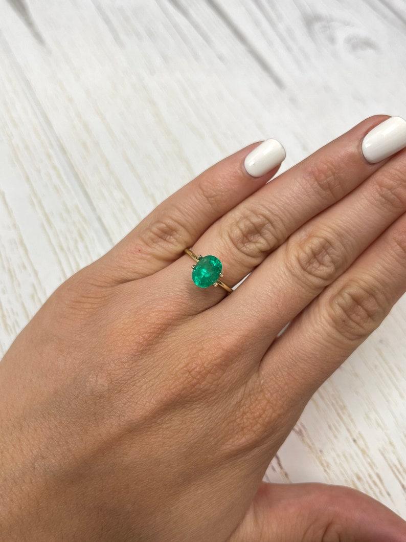2.22 Carat 9x8 Glowy Green Colombian Emerald - Oval Cut May Birthstone Gem For Sale 3