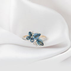 2.22 Carat Blue Sapphire 0.22 Carat SI/H Diamond Ring 14 Karat Yellow Gold