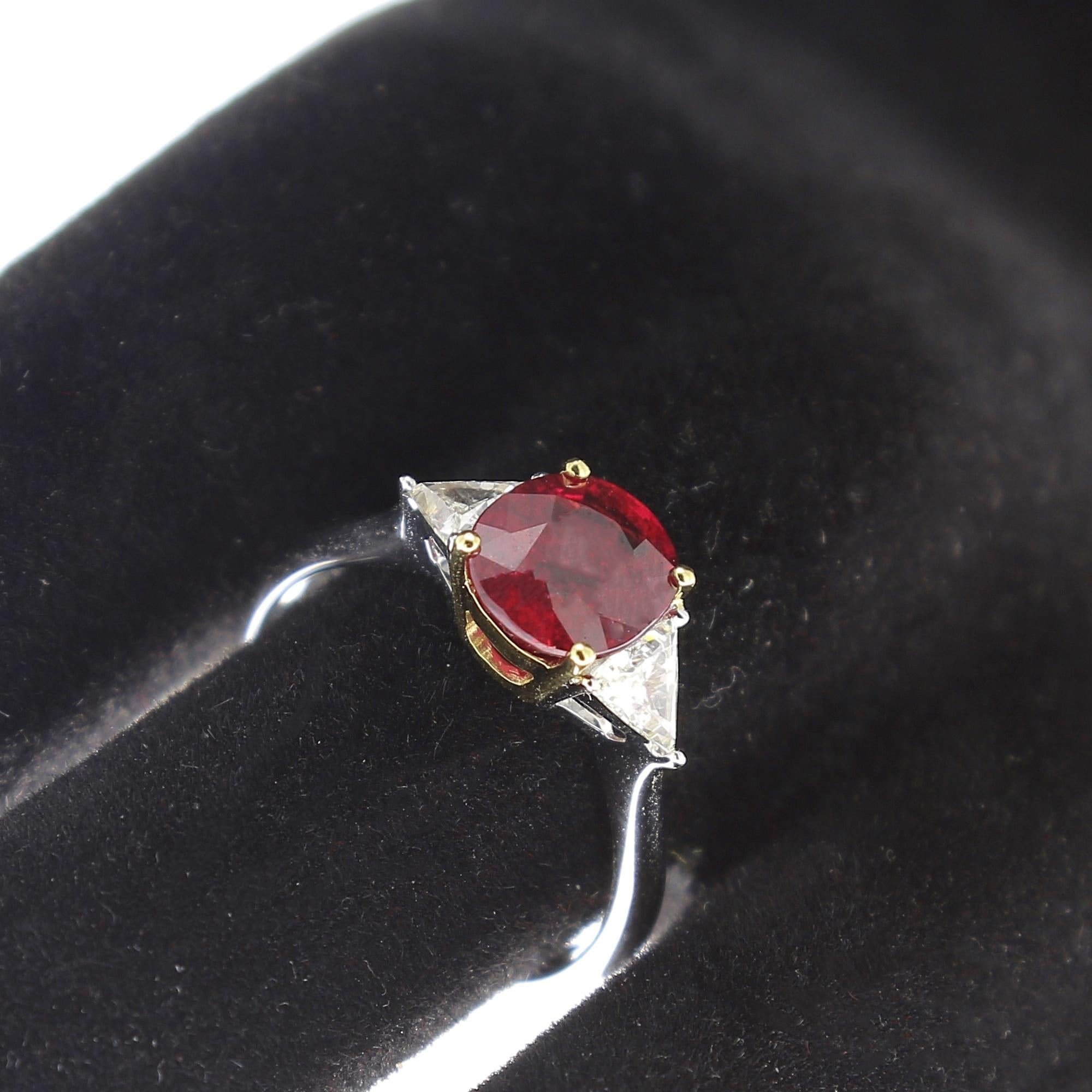 2.22 Carat Cushion Ruby Ring Three-Stone Ruby and Diamond Rings 18K White Gold In New Condition For Sale In Istanbul, TR