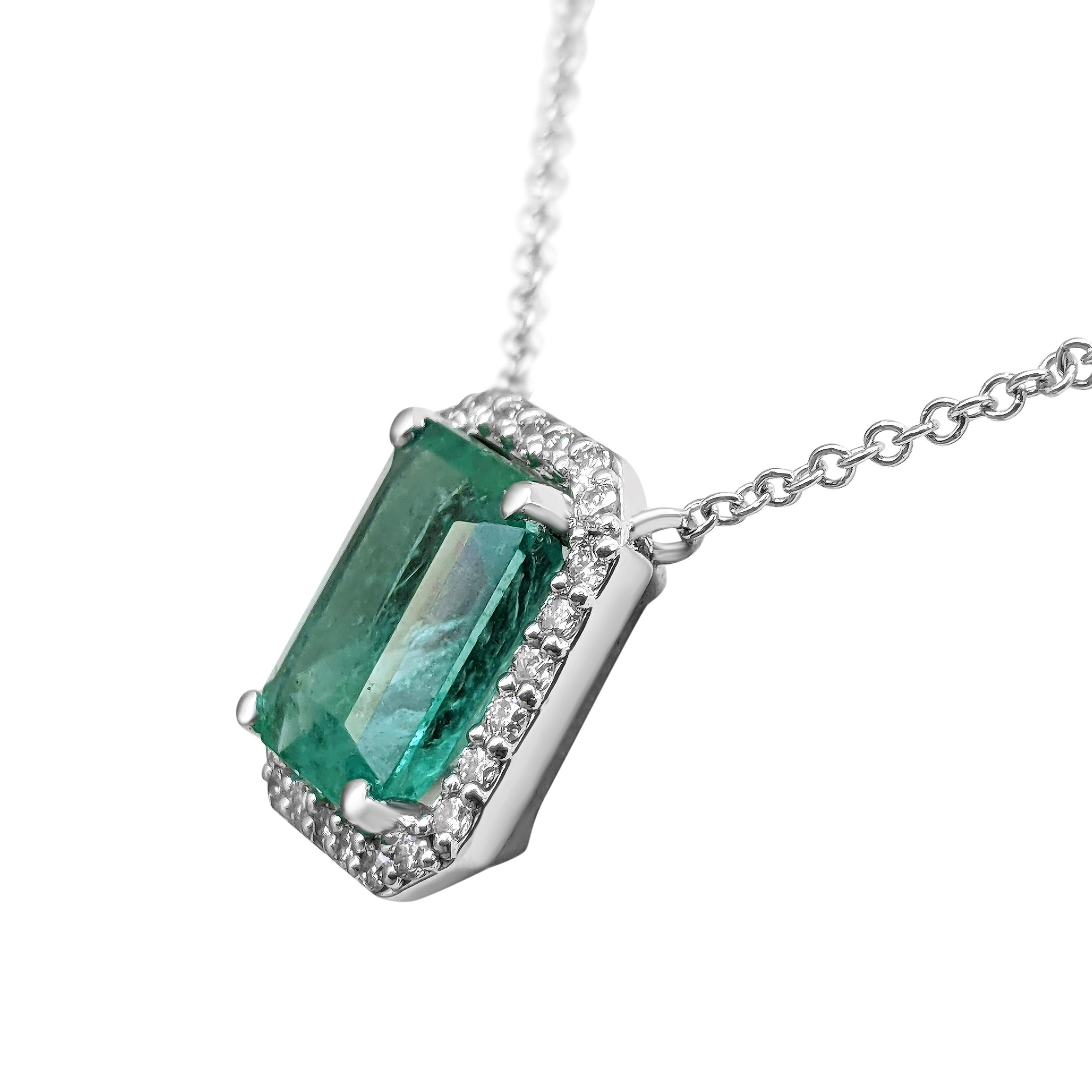 2,22 Karat Smaragd und 0,24 Karat Diamanten - 14 Kt. Weißgold - Halskette mit Anhänger Damen