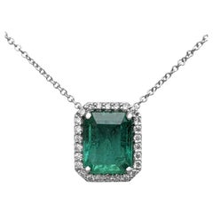 2.22 Carat Emerald and 0.24 Ct Diamonds - 14 Kt. White Gold - Pendant Necklace