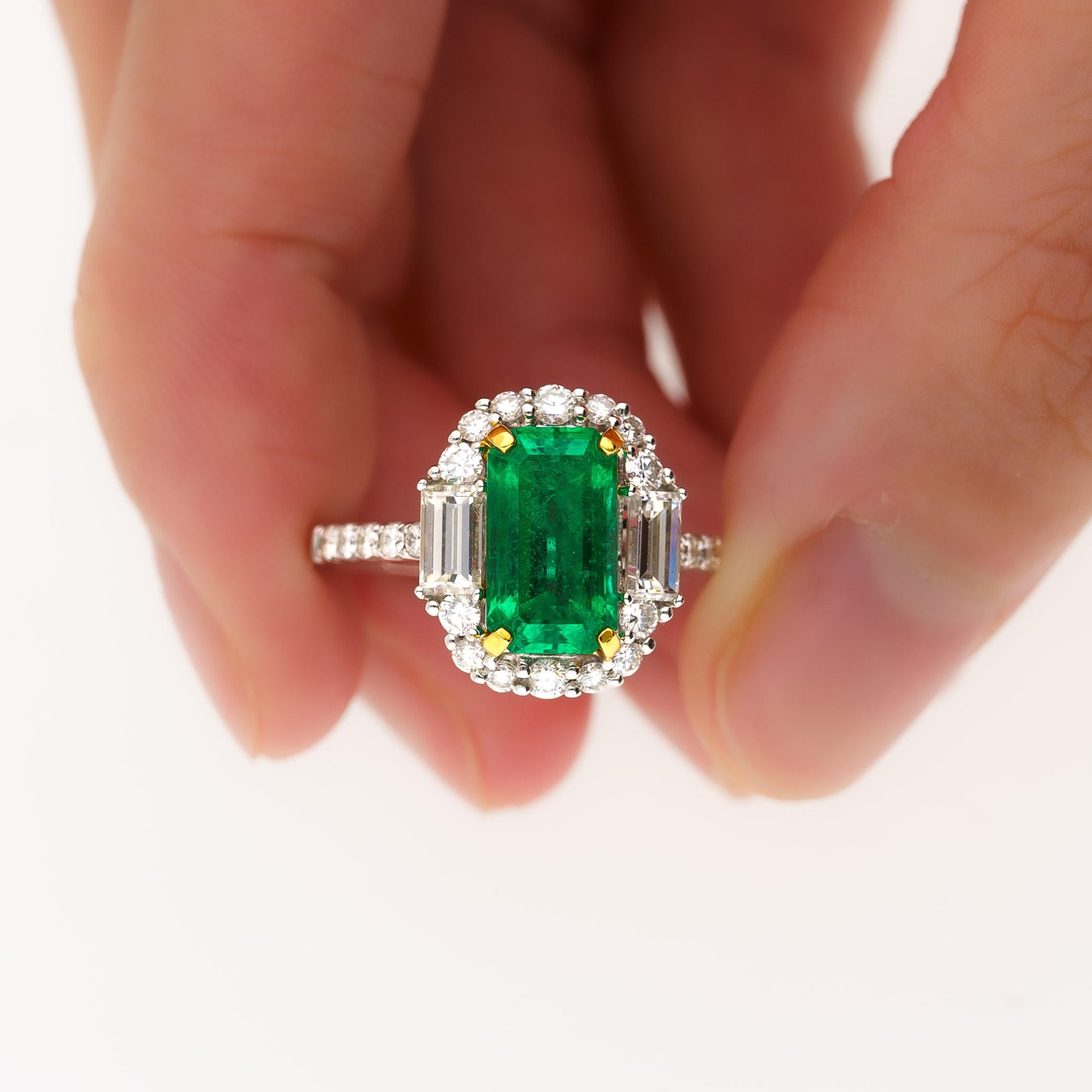 2,22 Karat Smaragdschliff natürlicher kolumbianischer Smaragd & Baguette-Diamant Ring im Angebot 7