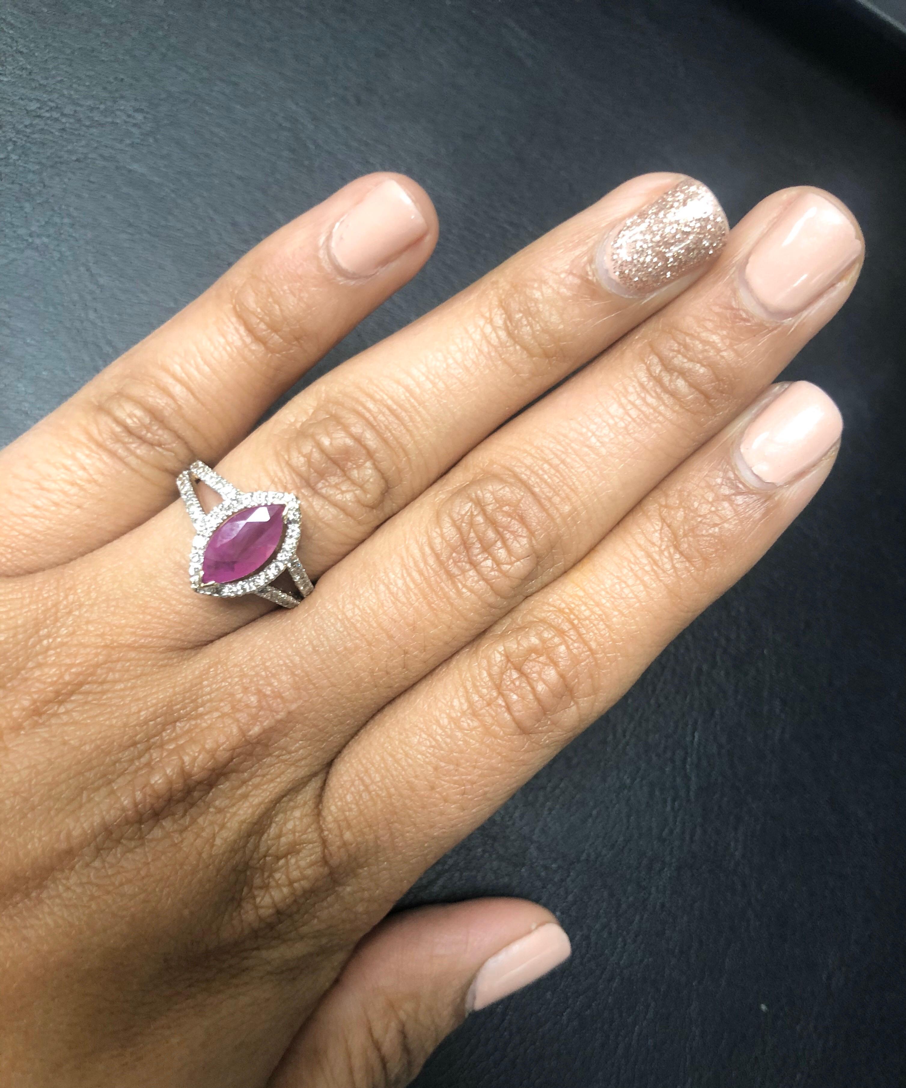 Verlobungsring mit Rubin, Rubin und Diamant aus 14 Karat Weißgold Damen im Angebot