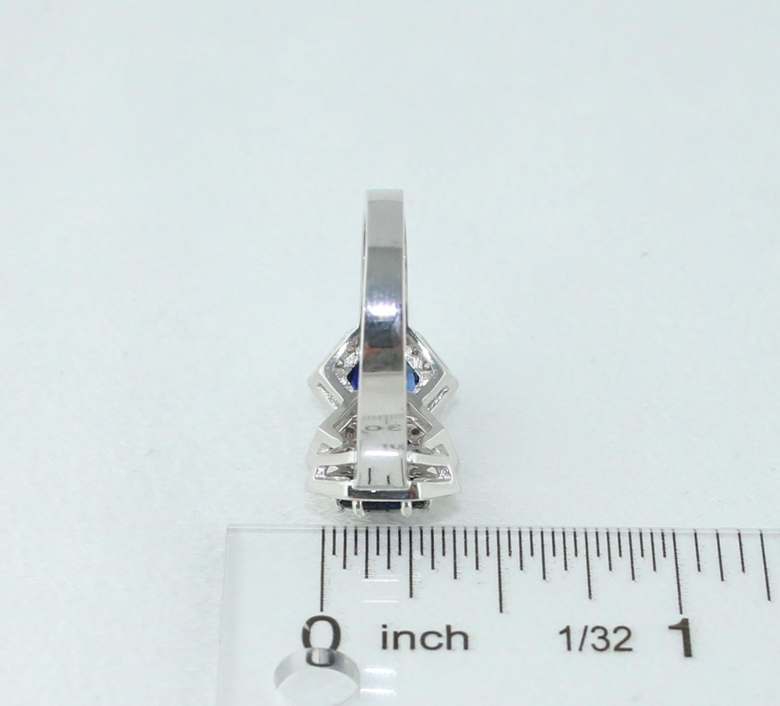 2.22 Carat Three-Stone Hexagon Blue Sapphire Diamond Gold Band Ring For Sale 2