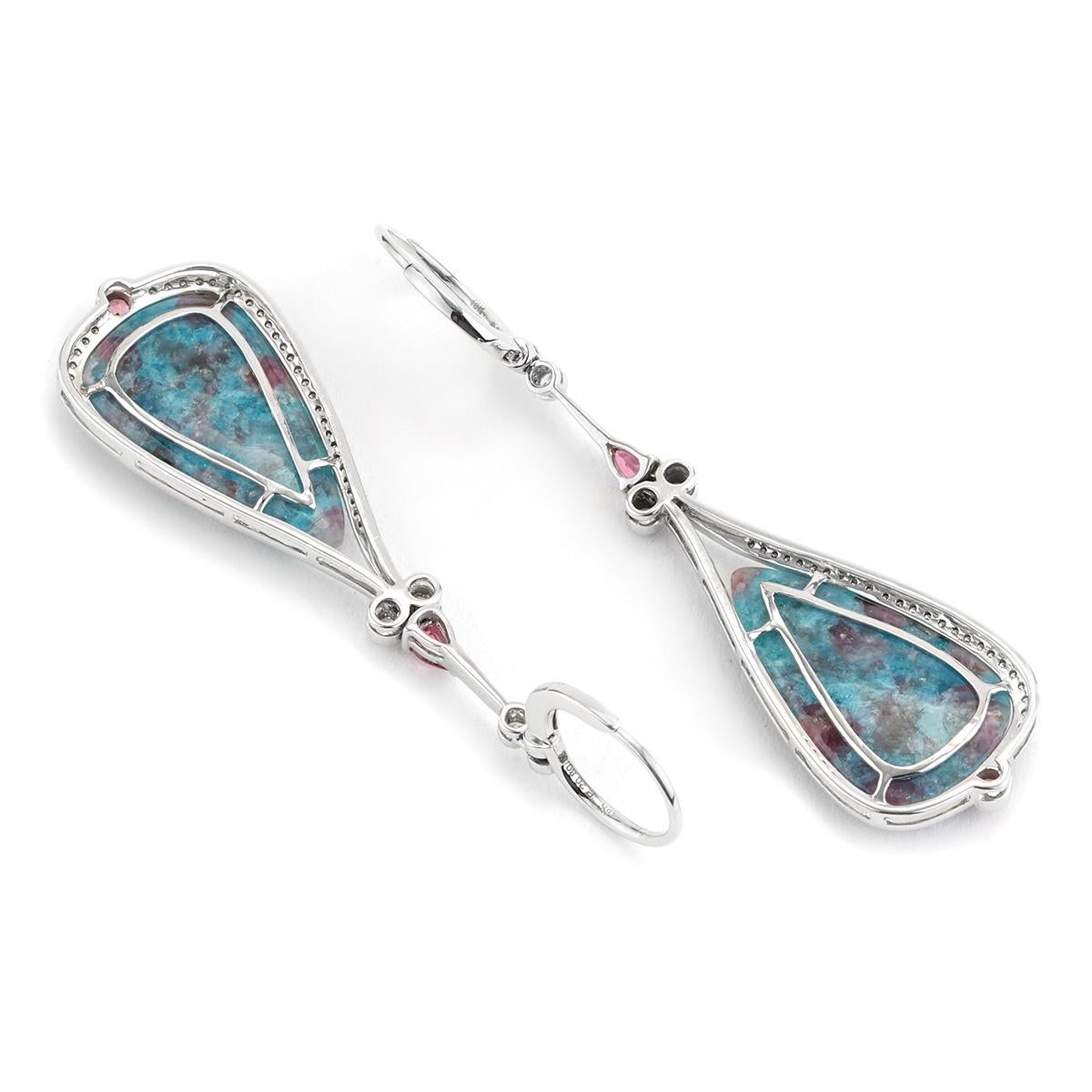 22.2 CTTW Opaque Paraiba & Pink Diamond Drop Ears in 18K Gold Neuf - En vente à Chicago, IL