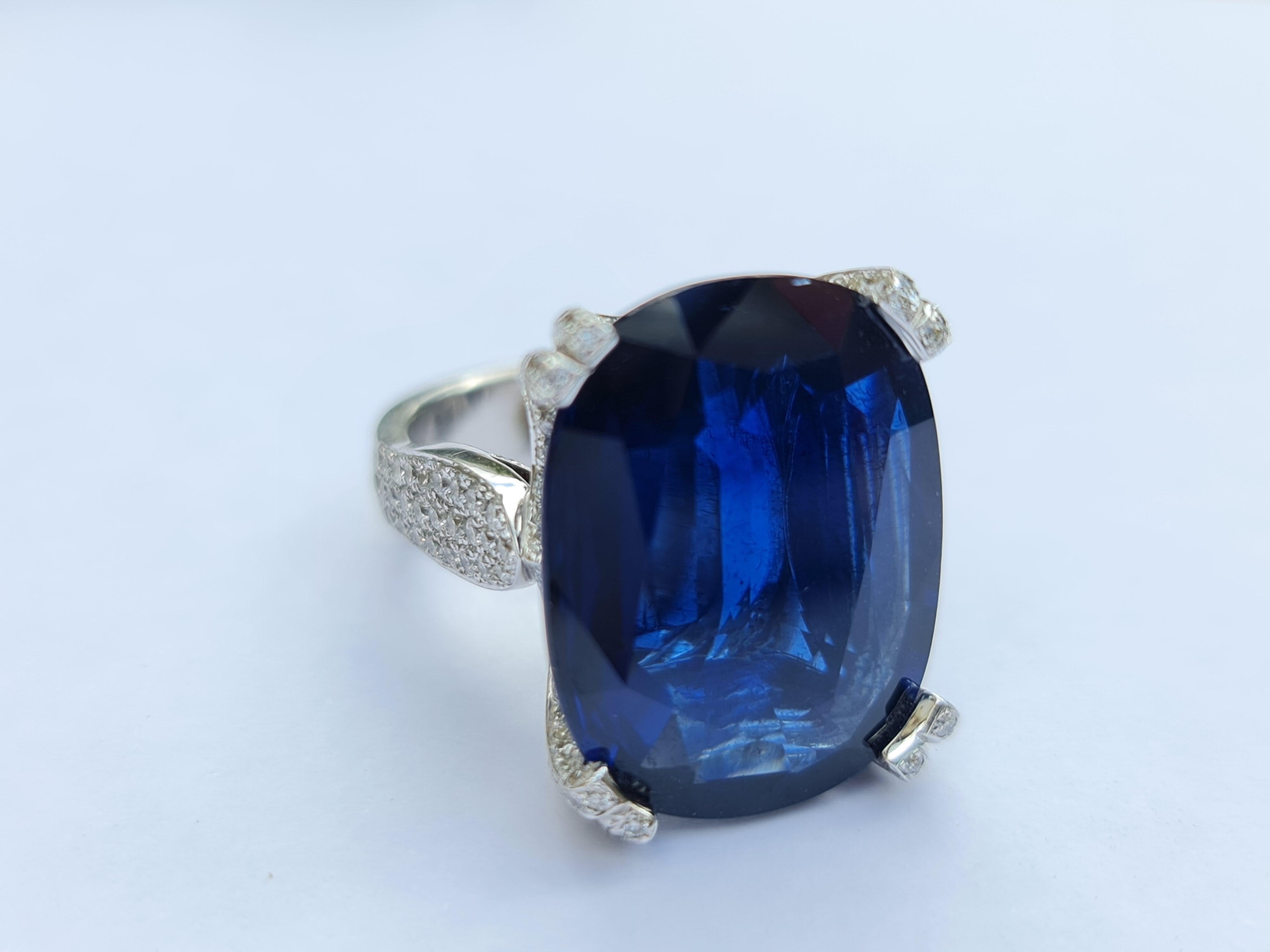 GRS Certificate, 22.22 Natural Sapphire Statement Ring, Cocktail Statement Ring In New Condition In Ramat Gan, IL