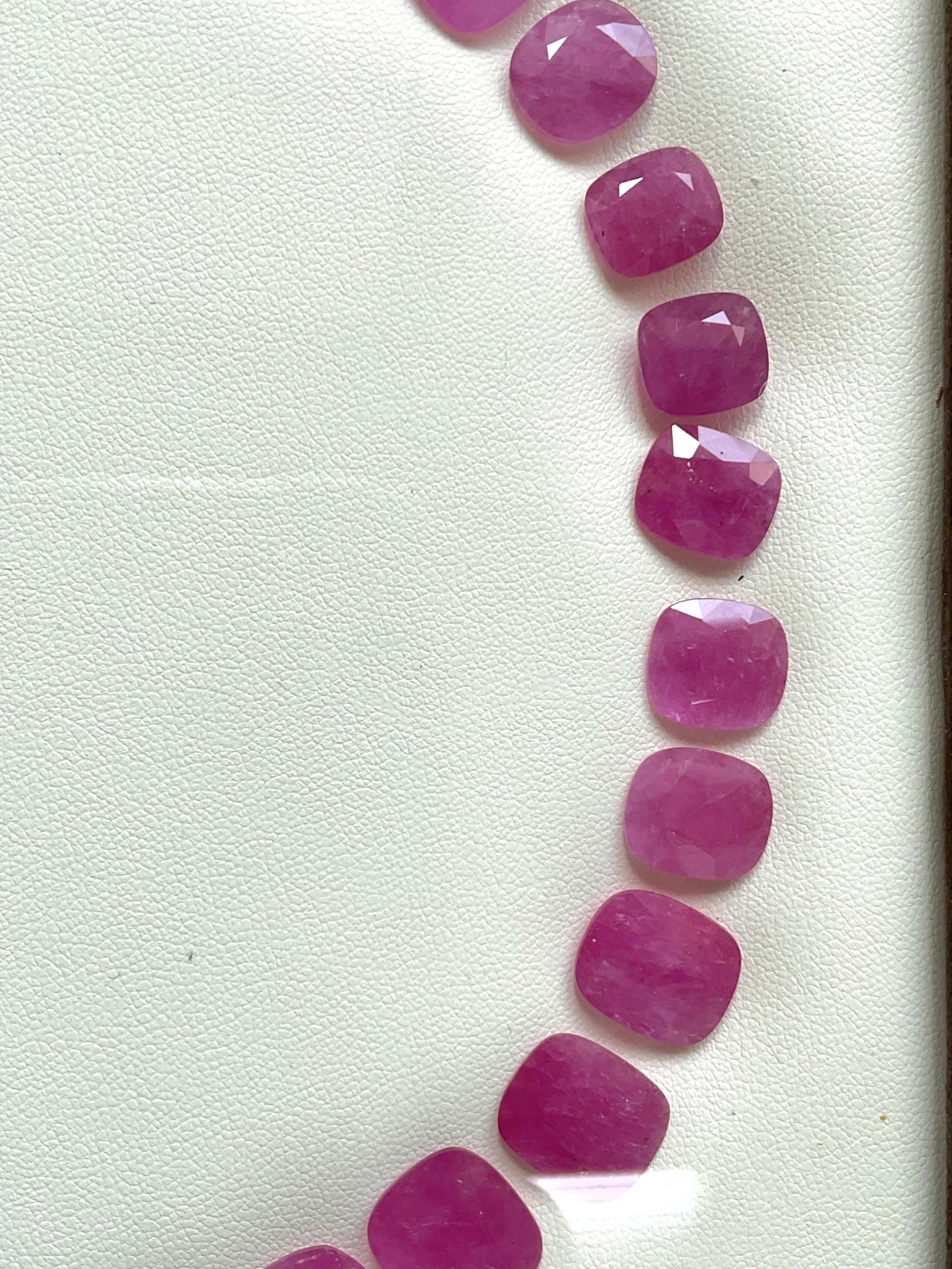 222,27 quilates rubí Mozambique piedra tallada cojín 33 Piezas disposición calentado natural Art Decó en venta