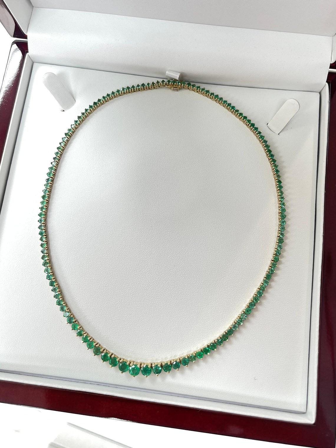 22.25tcw 14K Gold Round Emerald Tennis Necklace Graduating Medium Dark Green In New Condition For Sale In Jupiter, FL
