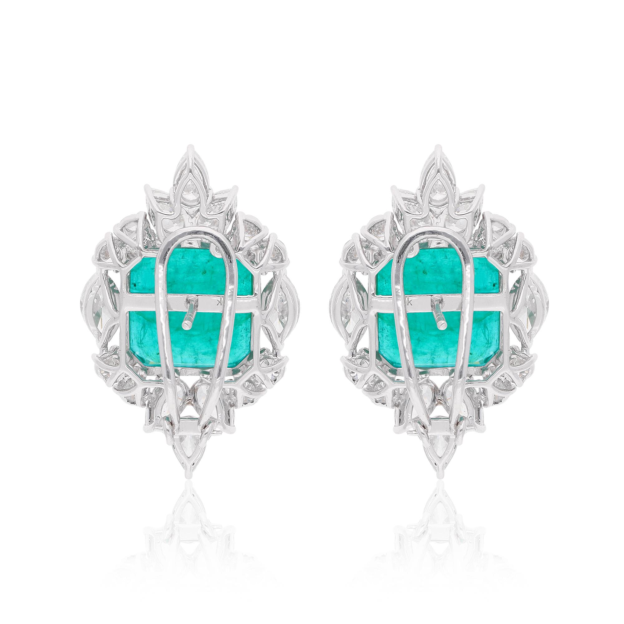 22.26 Carat Emerald Earrings 6.17 Carat Pear Round Diamond 18 Karat White Gold In New Condition For Sale In Diera, Dubai