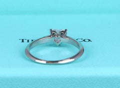 22281 Bague de fiançailles Tiffany & Co en platine, avec un diamant en forme de cœur de 0,72 ct, F VVS1, taille 6