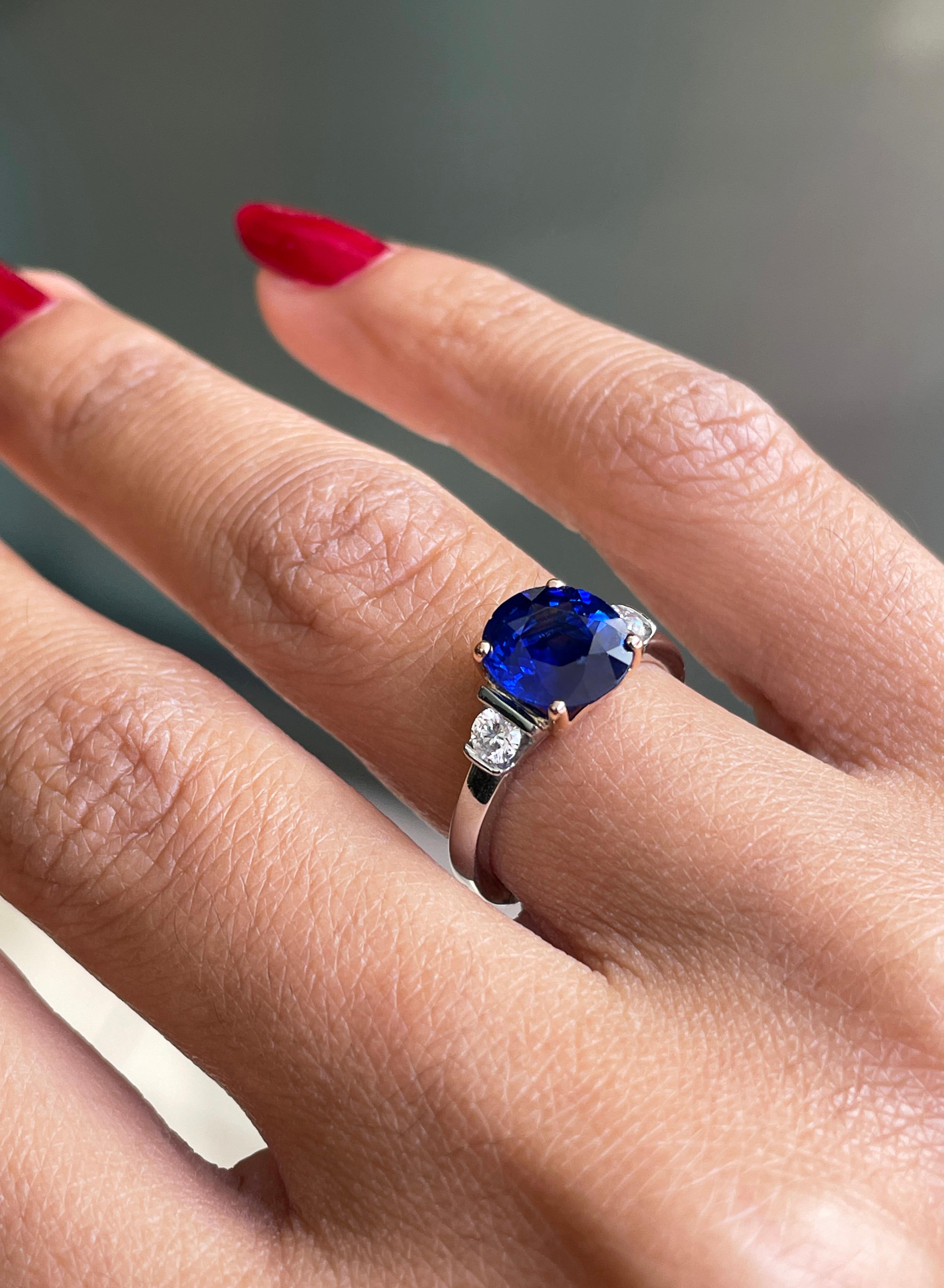 Verlobungsring aus Platin und Roségold mit 2,22 Karat blauem Saphir und Diamant im Zustand „Neu“ im Angebot in London, GB