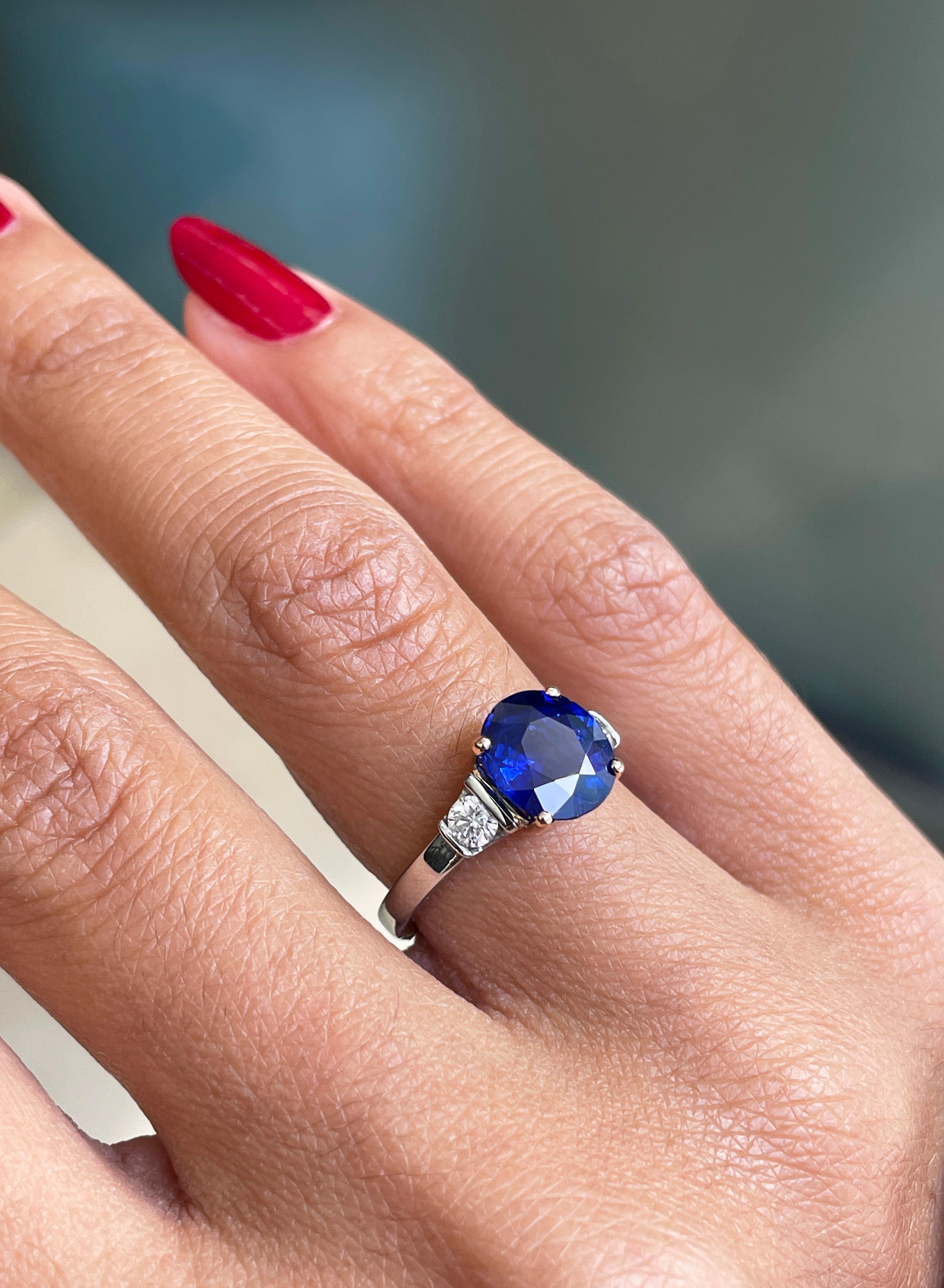 Verlobungsring aus Platin und Roségold mit 2,22 Karat blauem Saphir und Diamant Damen im Angebot