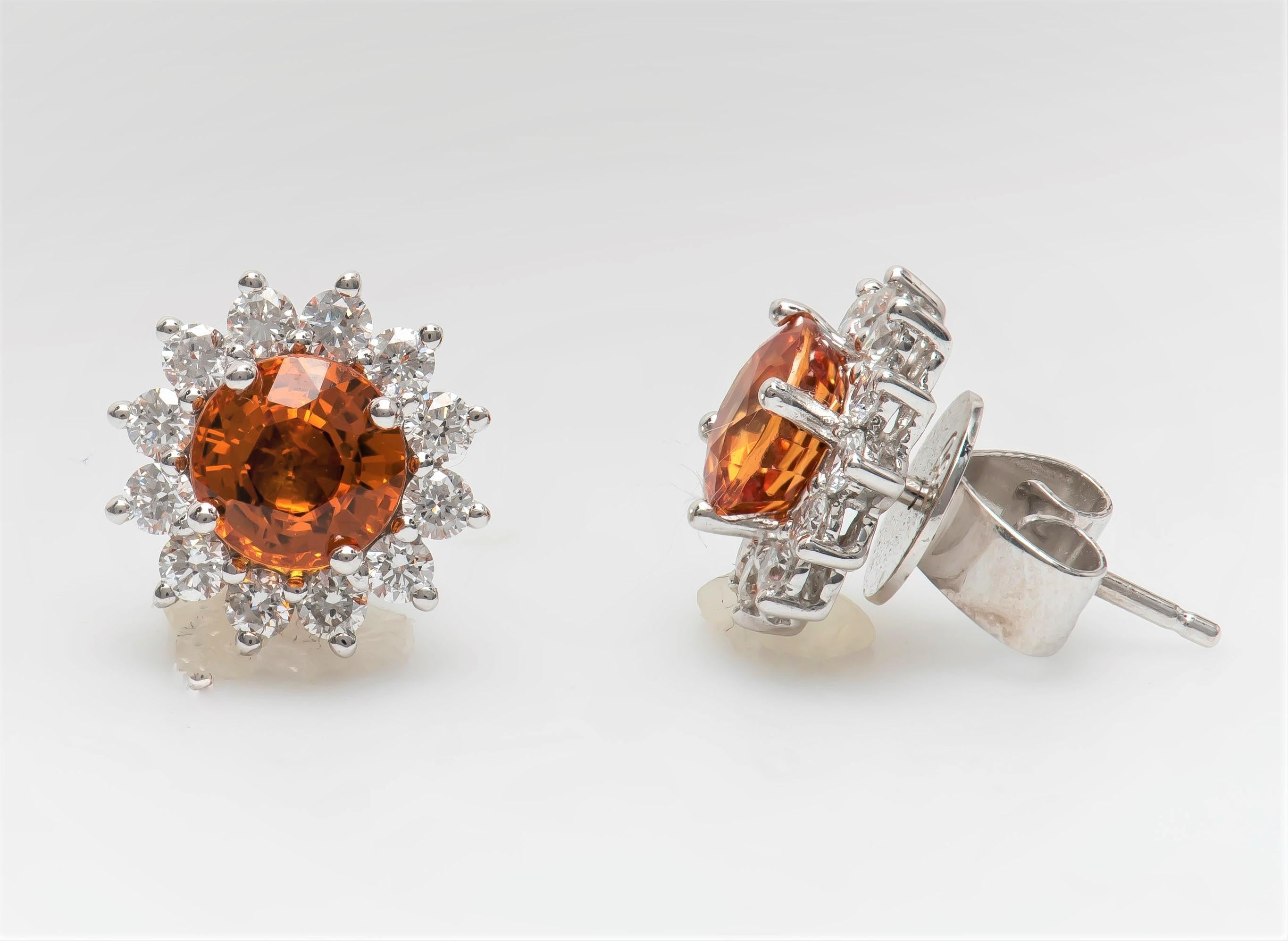 2.22ct Natural Bright Orange Sapphire Stud Earrings with 0.73ct in fine Diamonds In New Condition In Houston, TX