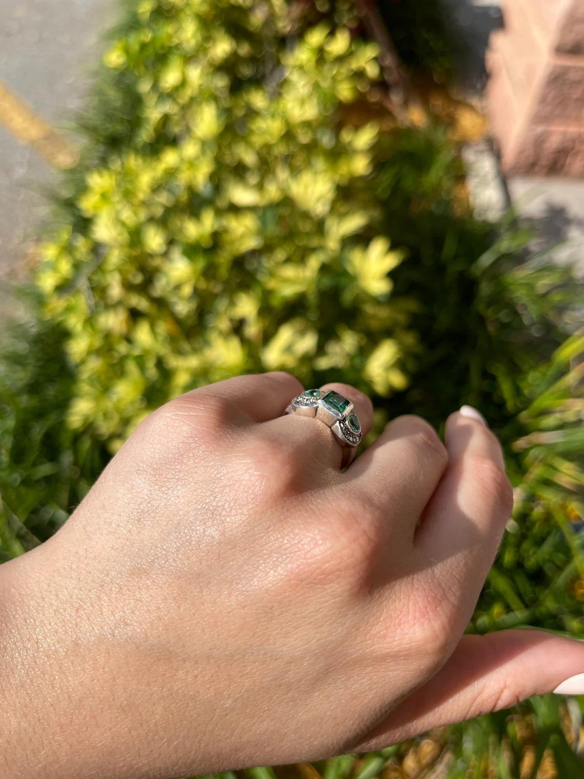 Women's 2.22tcw 14K Colombian Emerald-Emerald Cut & Round Cut Diamond Vintage Ring For Sale