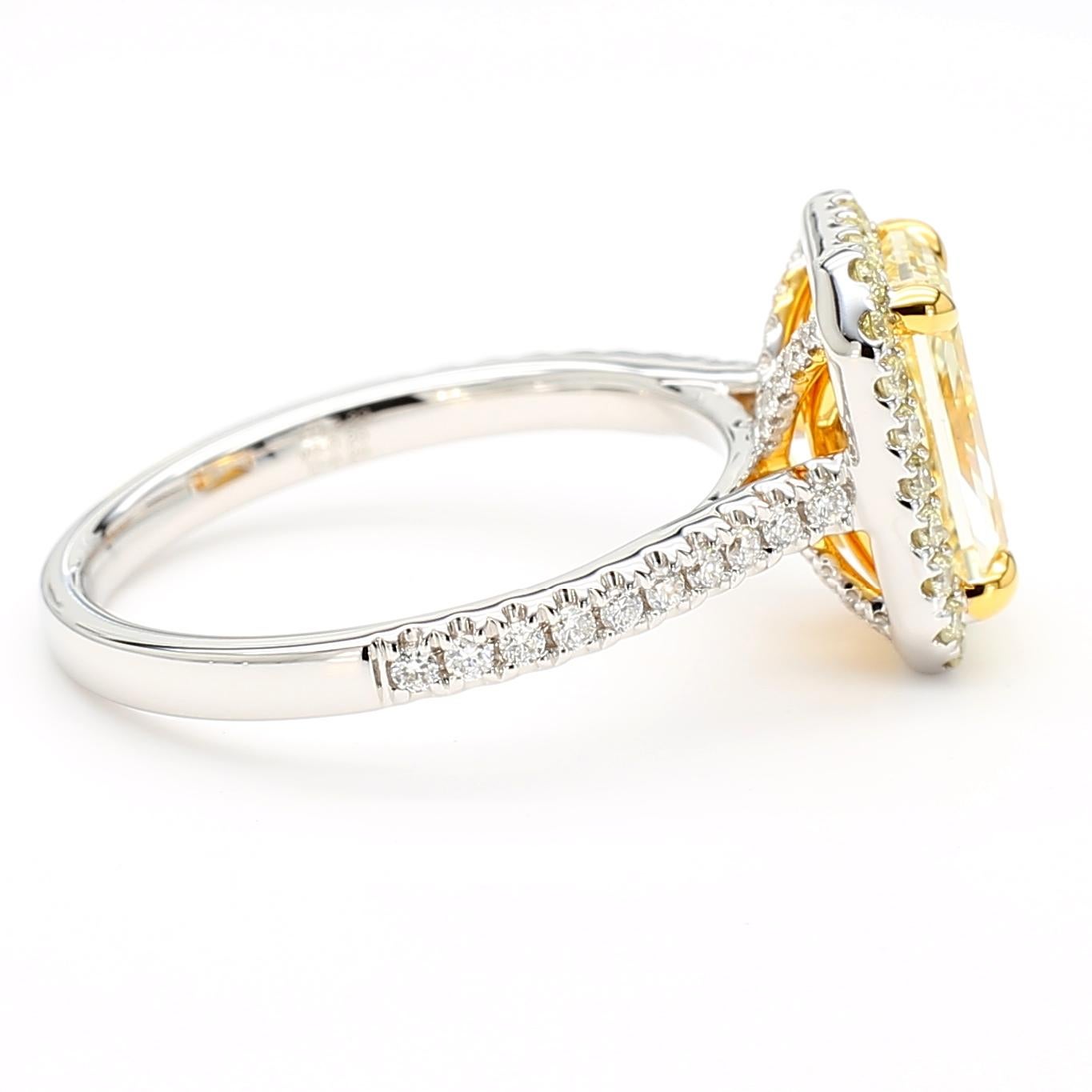 2.23 Carat Light Yellow Radiant Cut Diamond VS2 with a whopping 1.55 Ratio 18k In New Condition For Sale In New York, NY