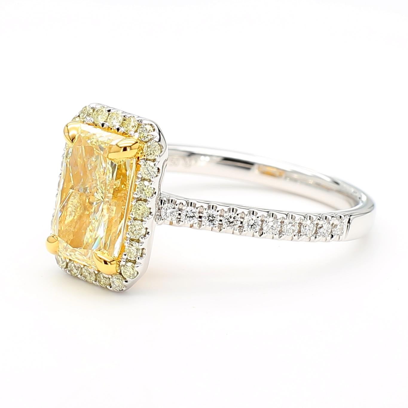 2.23 Carat Light Yellow Radiant Cut Diamond VS2 with a whopping 1.55 Ratio 18k For Sale 3
