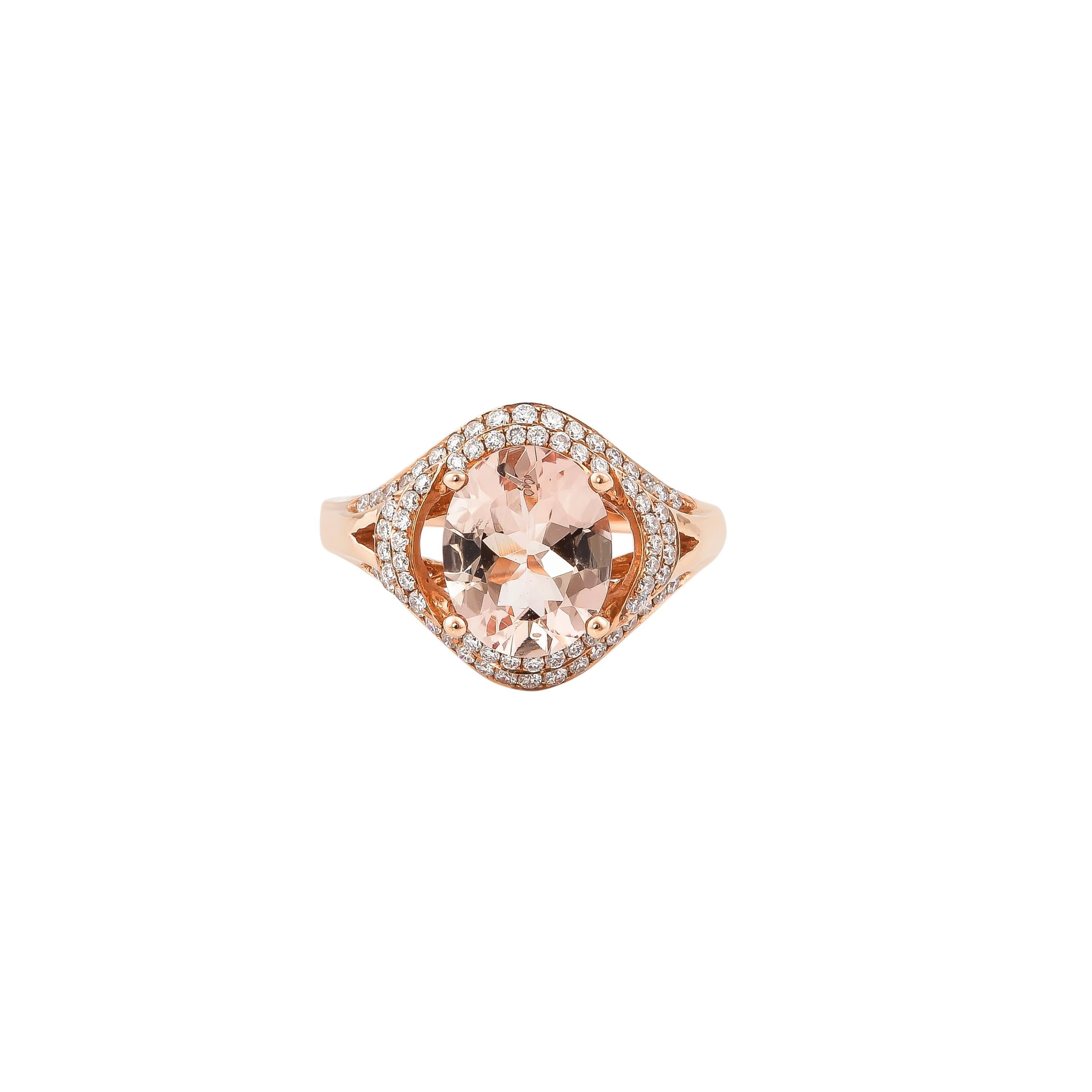 Contemporary 2.23 Carat Morganite and Diamond Ring in 18 Karat Rose Gold For Sale