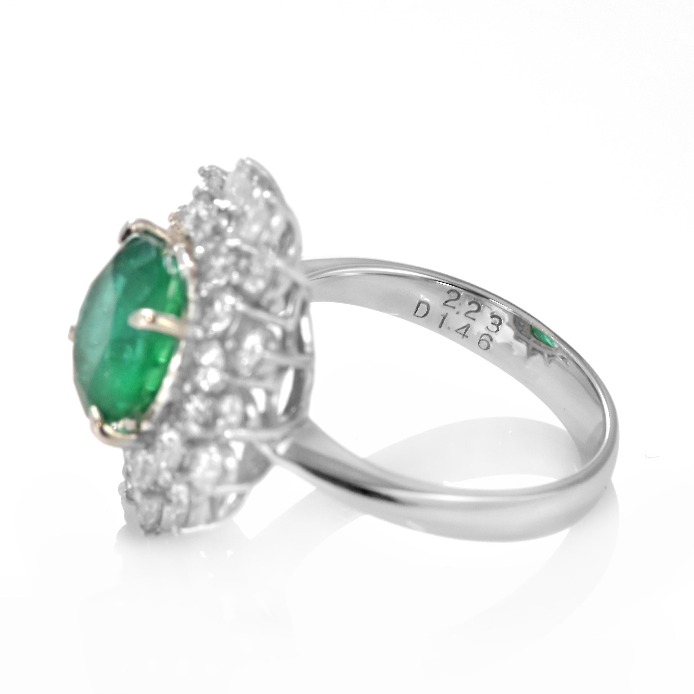 2.23 Carat Natural Round-Cut Emerald and Diamond Ring Made in Platinum For Sale 6