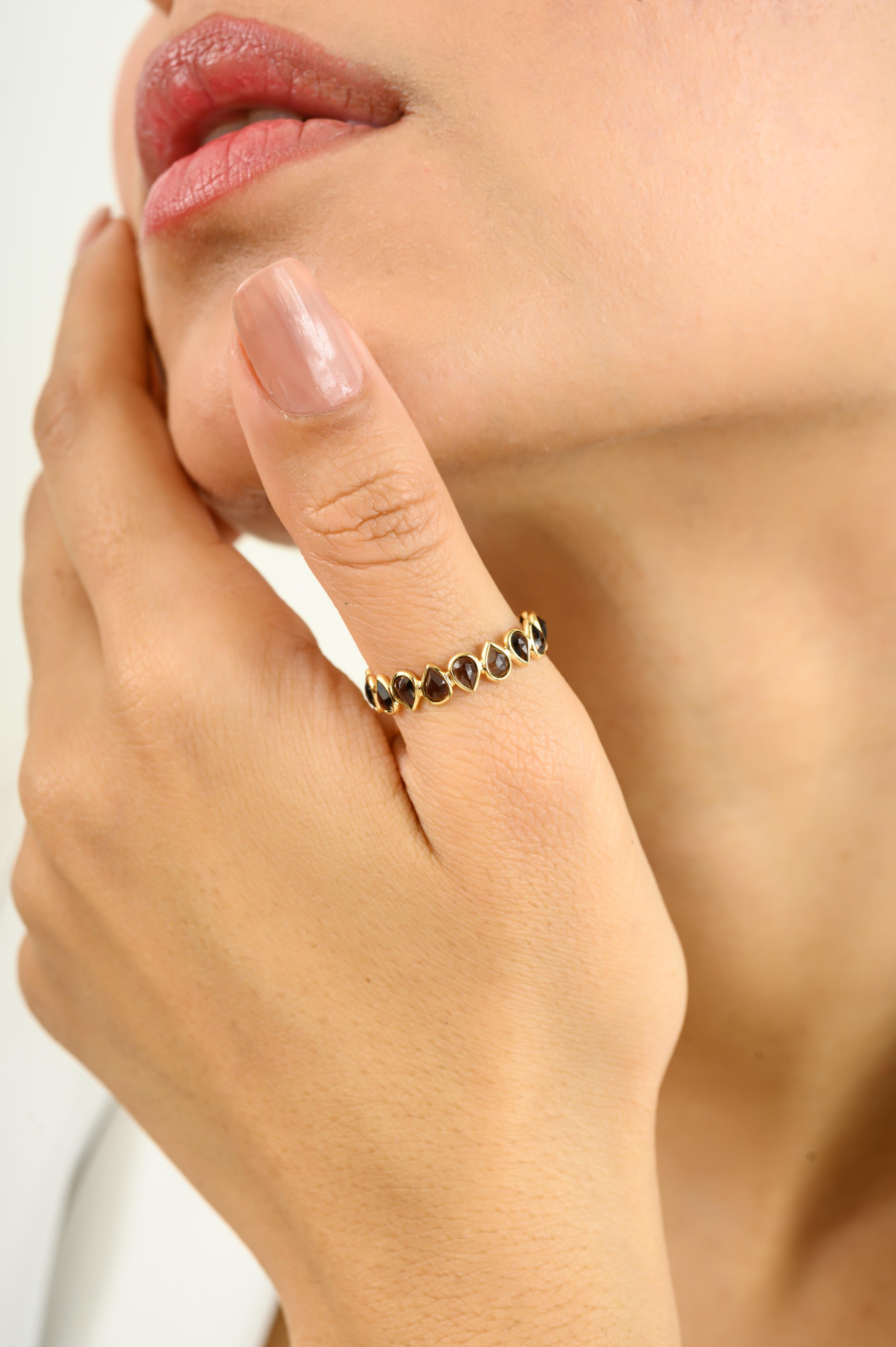 Im Angebot: 2,23 Karat natürlicher Rauchtopas Full Eternity-Ring aus 18 Karat Gelbgold () 6
